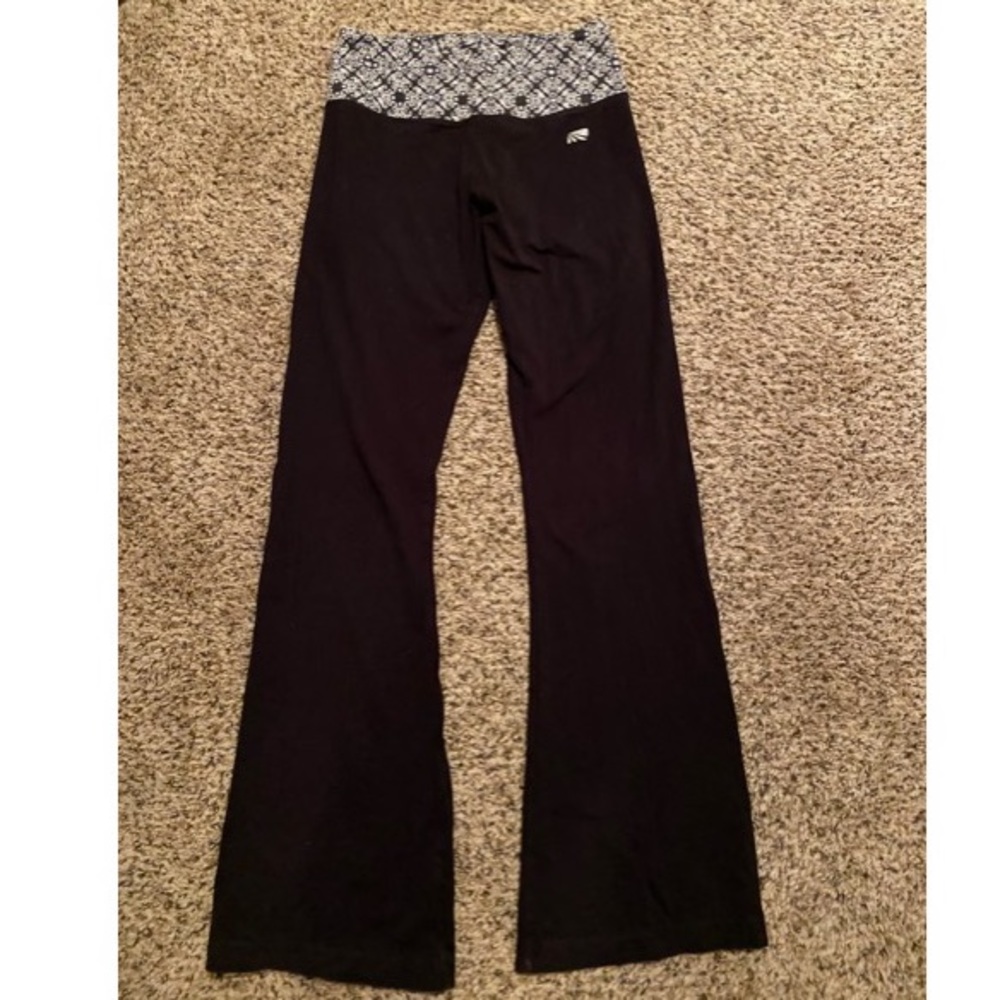 Marika Black Flared Workout Pants Size Small